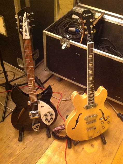 Epiphone Casino Vs Rickenbacker 330