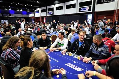 Eureka Poker Praga Cobertura