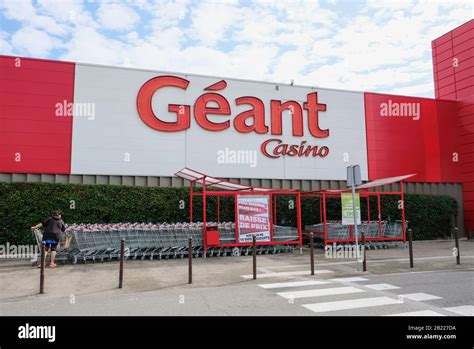 Geant Casino Arles Ouvert Le 1er Mai