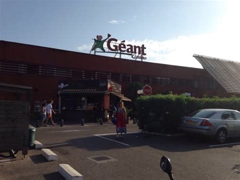 Geant Casino Drive 38400