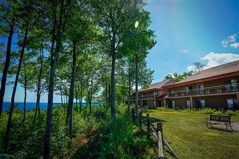 Leelanau Casino Lodge