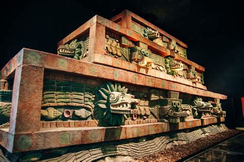 Maquina De Fenda De Ouro Asteca (Piramide)