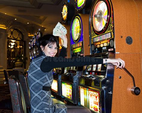 Mulher Processando Casino