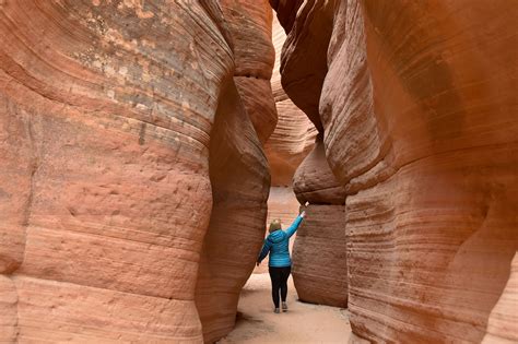 Peek A Boo Slot Canyon Tour