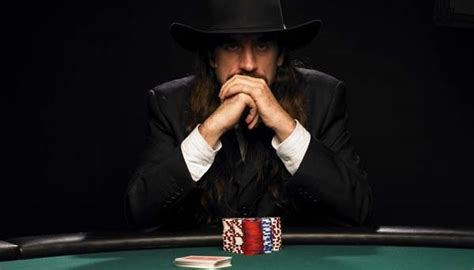 Pokerowa Twarz Loc Muinne