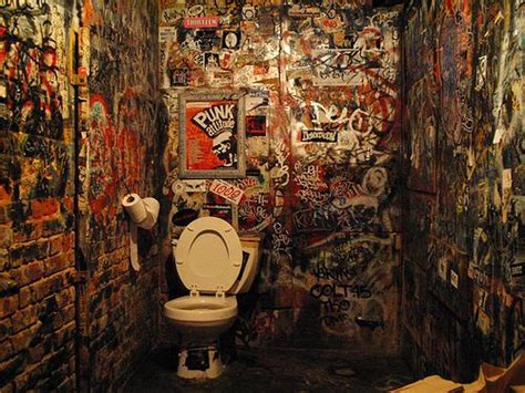 Punk Toilet Leovegas