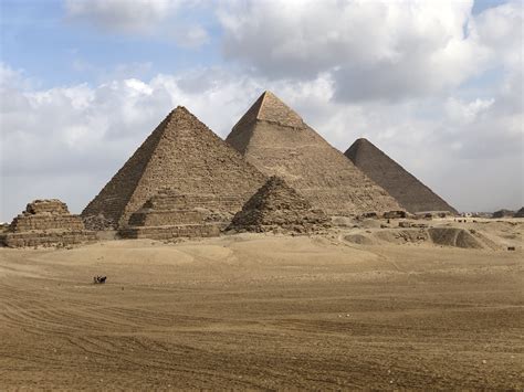Pyramids Of Giza Bodog