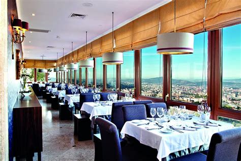 Restaurantes Perto De Casino Royal View