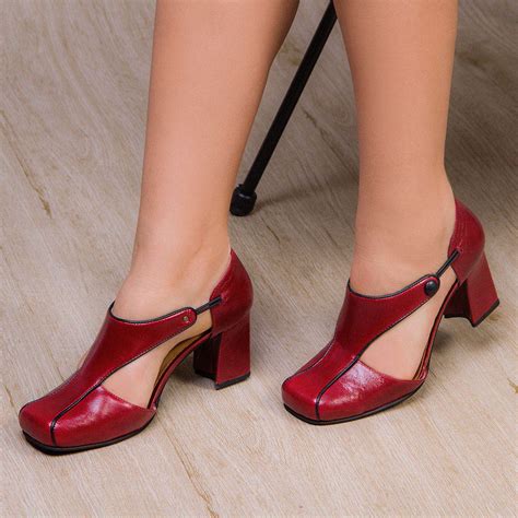 Sapatos Vermelhos De Roleta