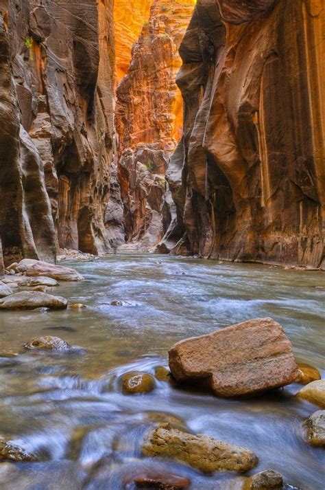 Slot Canyon Do Colorado Planalto