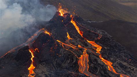 Volcano Eruption Betsul